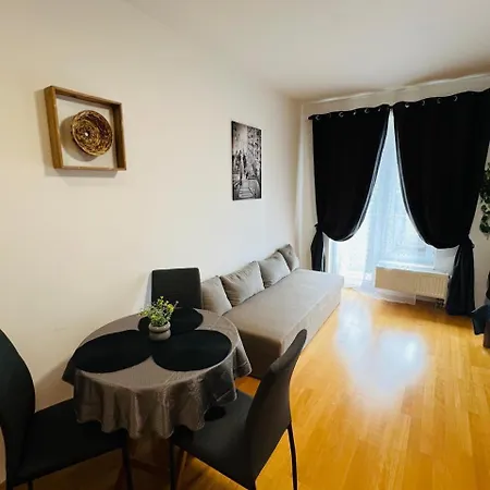 Krashapartm Prague